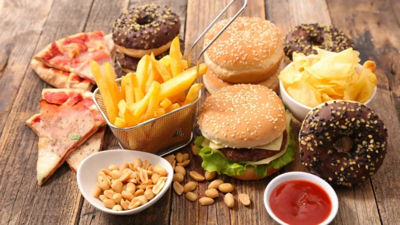 comidas sobre mesa