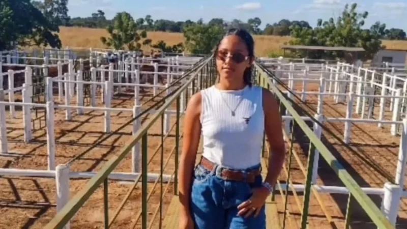 1bb89e39-corpo-de-jovem-quintal-britania-scaled